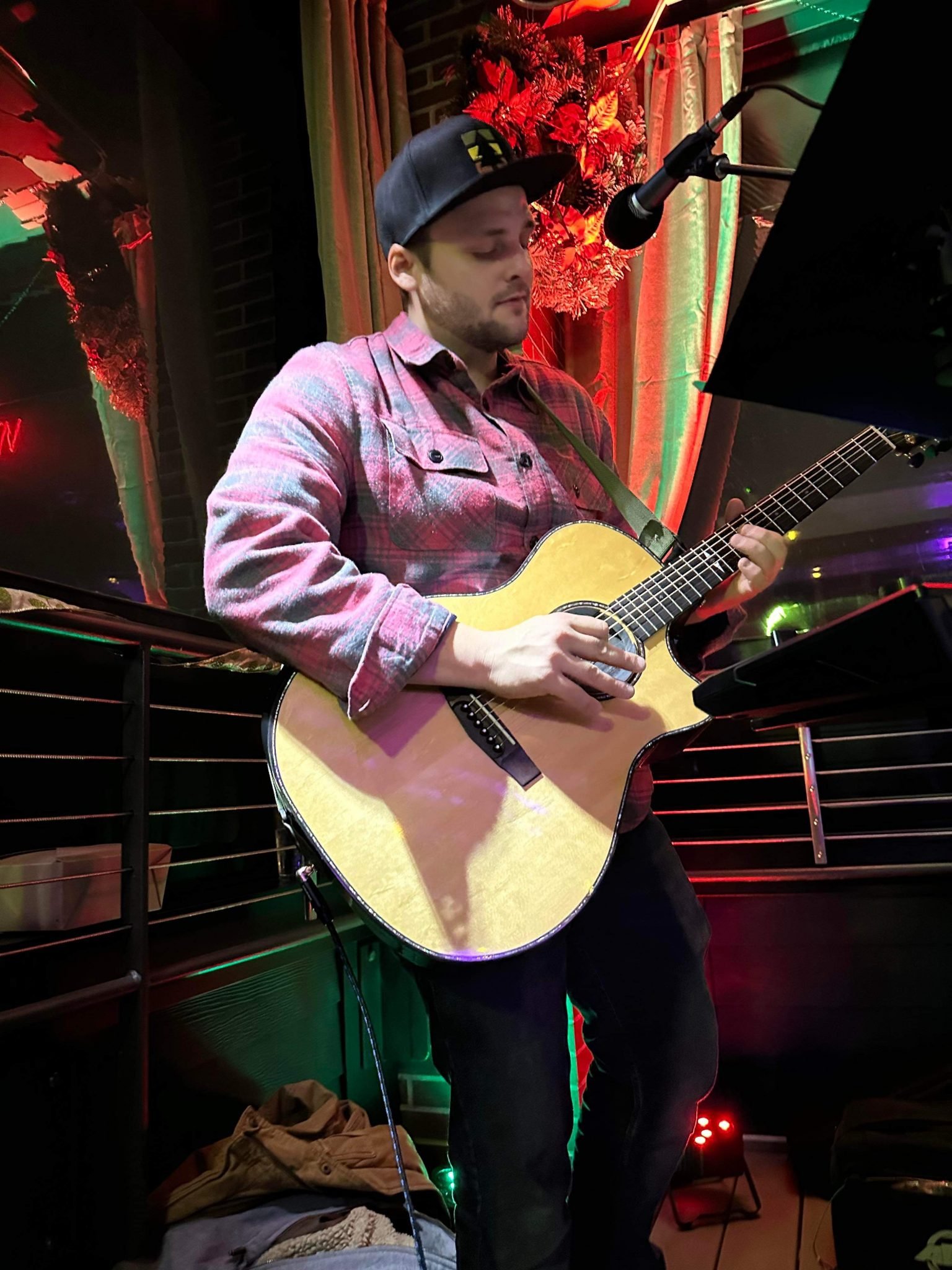 Jesse Jefferson , Sunday afternoon, 4:00 – 6:30 p.m.